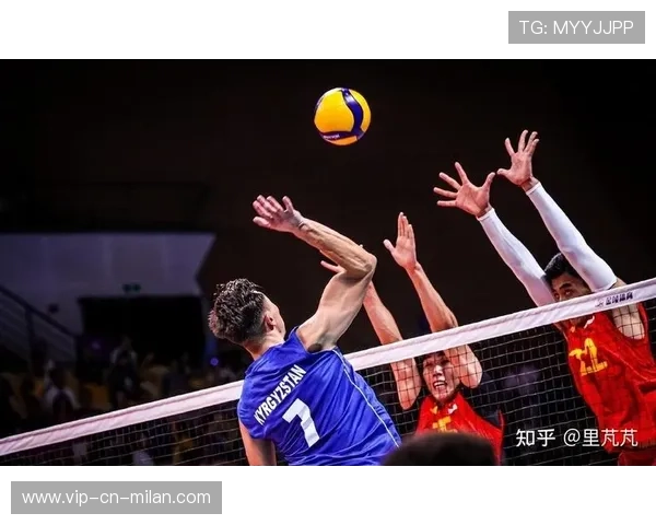 伊朗男排高点暴扣直下得分，惊艳全场！